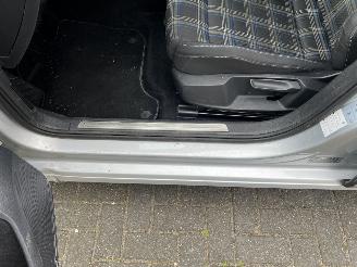 Volkswagen e-Golf  picture 11