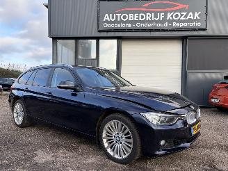 uszkodzony samochody osobowe BMW 3-serie 320i xDrive High Executive 4x4 automaat 2013/8