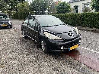 Schadeauto Peugeot 207 1.4 2009/3