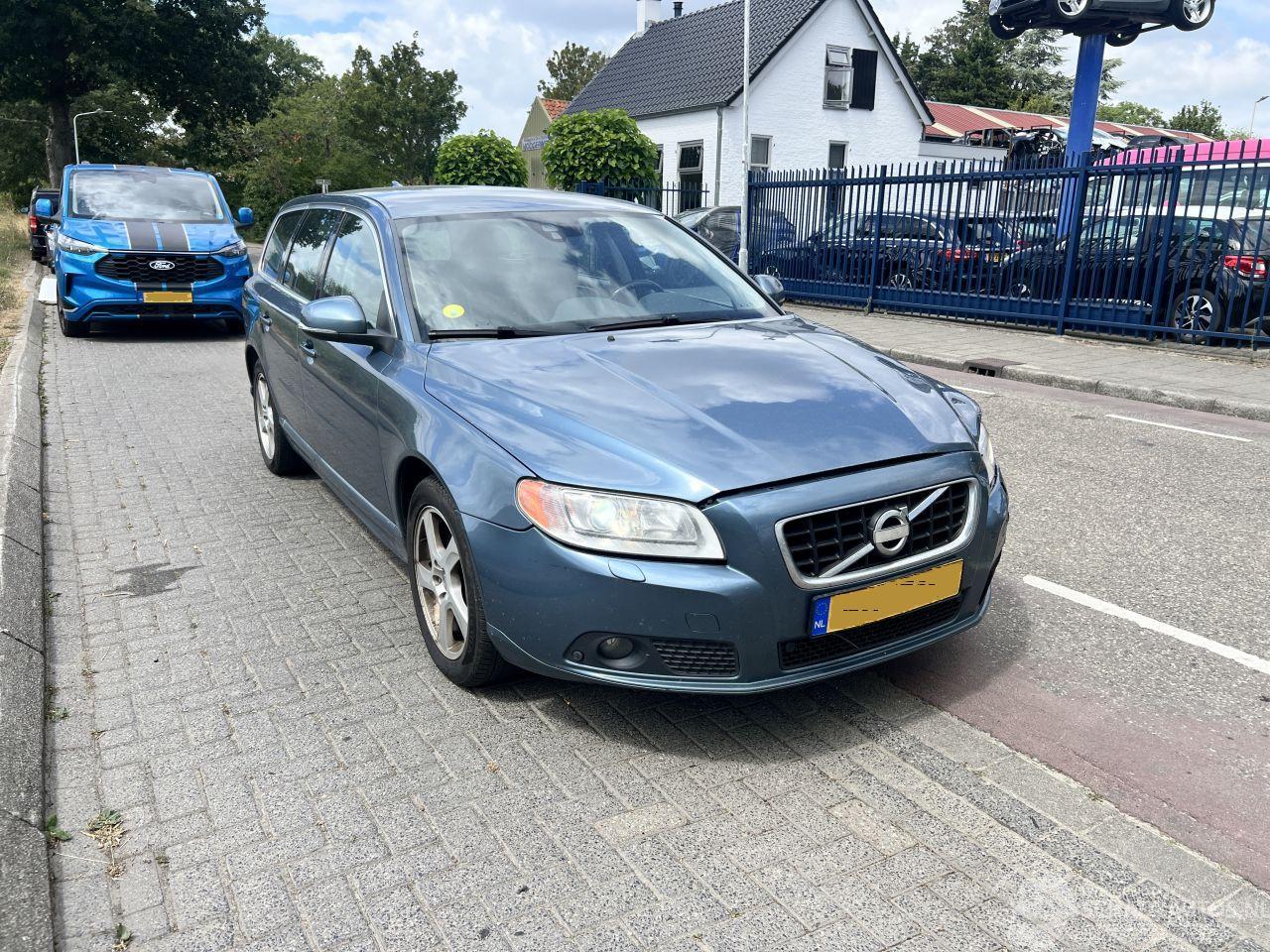 Volvo V-70 2.4 D5