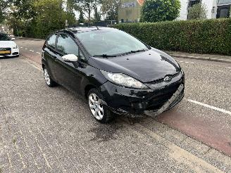 Voiture accidenté Ford Fiesta 1.25 2011/7