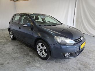Damaged car Volkswagen Golf 1.2 TSI TourII BlueM 2010/10