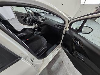 Peugeot 208 1.2 PureT. BL Active picture 16