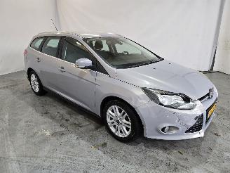 Schadeauto Ford Focus 1.0 EcoB. Titanium 2013/7