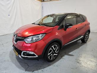Renault Captur 1.2 TCe Helly Hansen picture 3