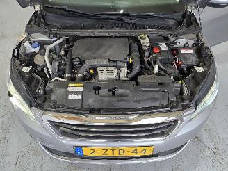 Peugeot 308 1.2 PureTech Blue Lease Premium picture 11