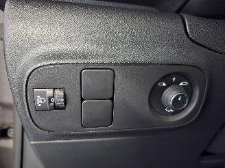 Citroën C3 1.2 PureTech Shine Business picture 24