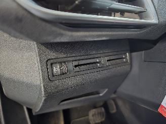 Peugeot 3008 1.2 PureTech Active picture 26