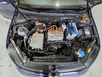 Volkswagen e-Golf e-Golf picture 12