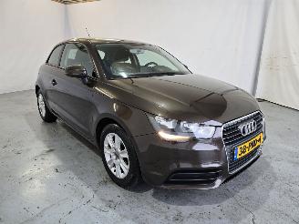 uszkodzony samochody osobowe Audi A1 1.2 TFSI Attraction Pro Line Business 2011/2