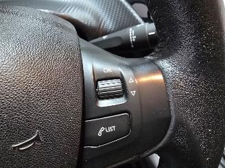 Peugeot 2008 1.2 PureTech Allure picture 26