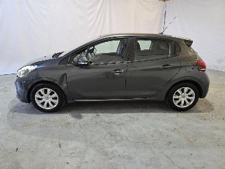 Peugeot 208 1.2 PureT. Blue Lion picture 4