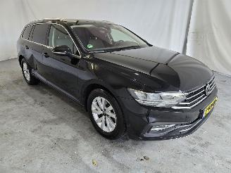 Schadeauto Volkswagen Passat Variant 2.0 TDI Business 2023/3