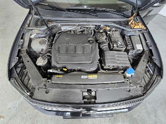 Volkswagen Passat Variant 2.0 TDI Business picture 13