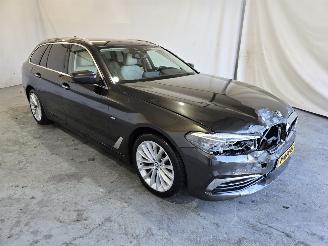 krockskadad bil auto BMW 5-serie 520d Executive 2017/5