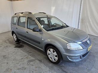 Vaurioauto  passenger cars Dacia Logan 1.6 Ambiance 2009/3