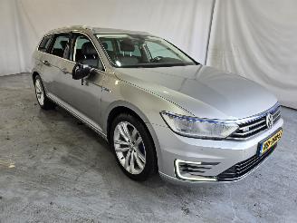Damaged car Volkswagen Passat 1.4 T. GTE C.S. Pl. 2016/12