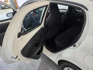 Peugeot 108 1.0 e-VTi Active picture 18