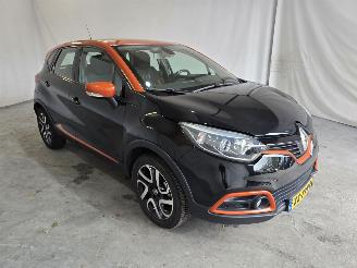 Vaurioauto  passenger cars Renault Captur 1.2 TCe Dynamique 2017/2