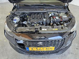 Peugeot 208 1.2 PureTech 75 Active picture 18