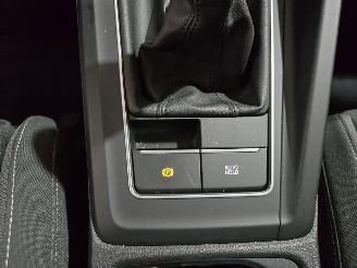 Volkswagen Golf 1.5 TSI Life Business picture 35