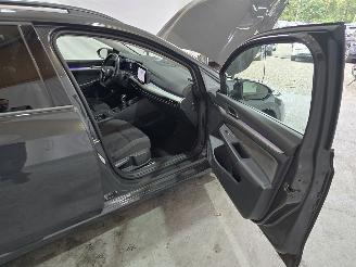 Volkswagen Golf 1.5 TSI Life Business picture 15