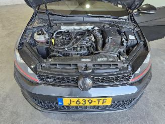 Volkswagen Golf 2.0 TSI GTI picture 14