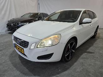 Volvo V-60 2.4 D5 Summum picture 3