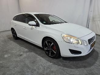 Damaged car Volvo V-60 2.4 D5 Summum 2012/3