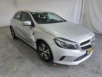 Damaged car Mercedes A-klasse 160 Ambition 2015/10