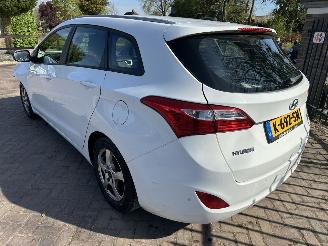 krockskadad bil auto Hyundai I-30 1.4i i-Drive 2017/4