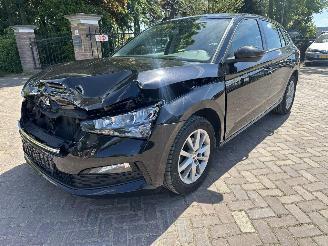 krockskadad bil auto Skoda Scala 1.0 TSI STYLE 81kw 2022/5