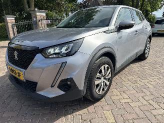 krockskadad bil auto Peugeot 2008 1.2 PURETECH BLUE LEASE ACTIVE ECC/NAV/LMV/PDC 2020/8