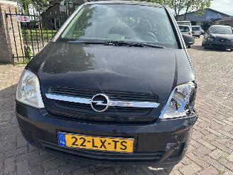 Opel Meriva 1.6 Essential picture 2