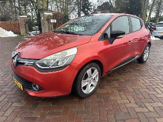 Schadeauto Renault Clio 0.9 TCe Collection 2012/12