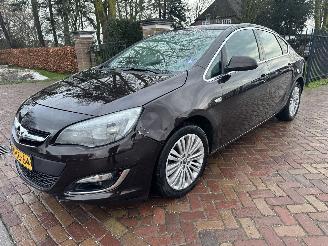 Schadeauto Opel Astra 1.4 Turbo Design Ed. 103 Kw 2013/4
