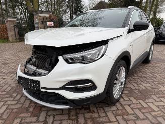 skadebil auto Opel Grandland X 1.2 Turbo Business Executive 2018/8