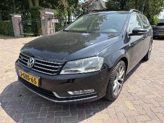 damaged passenger cars Volkswagen Passat 1.6 TDI Comfortline Executive Edition BlueMotion 2014/1