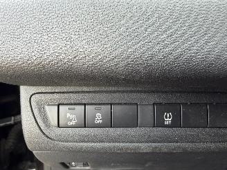 Peugeot 208 1.2 PureTech Style Pack picture 16