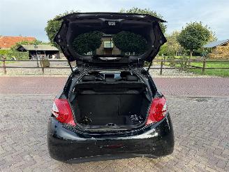 Peugeot 208 1.2 PureTech Style Pack picture 9
