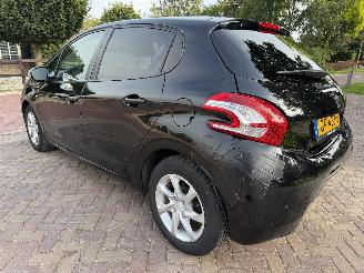 Peugeot 208 1.2 PureTech Style Pack picture 8