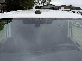 Volkswagen Transporter 2.0 TDI L2H1 picture 13