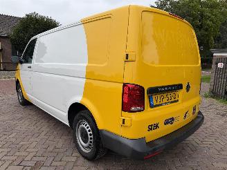 Volkswagen Transporter 2.0 TDI L2H1 picture 8