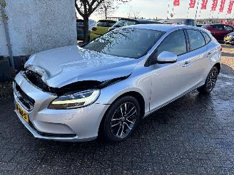 krockskadad bil auto Volvo V-40 D2 2.0 clima/navi/velgen 2016/6