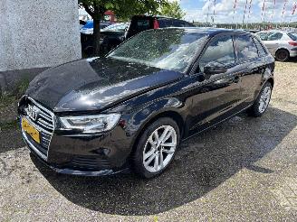 damaged passenger cars Audi A3 Sportback 1.0 tfsi airco/lm velgen 2018/8
