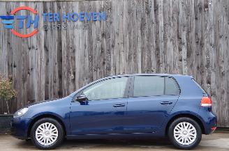 Unfallwagen Volkswagen Golf 1.6 TDi Airco Stoelverwarming PDC Isofix 77KW Euro 5 2009/10