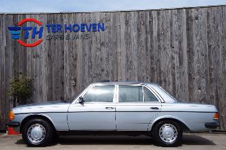 Auto incidentate Mercedes 200-300D 300D W123 Schuifdak Radio Trekhaak 65KW 1984/3