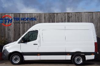 krockskadad bil auto Mercedes Sprinter 314 CDi L2H2 Automaat Airco Navi Cruise Camera 105KW Euro 6 2020/6