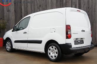 Peugeot Partner 1.6 HDi Geisoleerde Laadruimte Klima Trekhaak 55KW Euro 5 picture 2