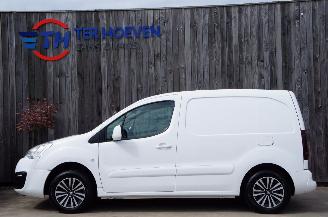 Damaged car Peugeot Partner 1.6 BlueHDi L1H1 Airco Navi Cruise Trekhaak 55KW Euro 6 2017/4